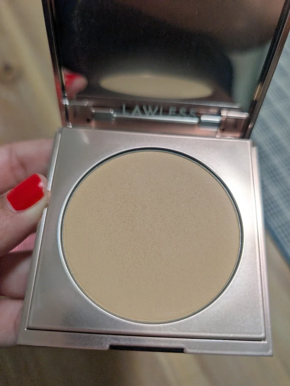 Lawless Perfecting Powder - Picture 8 of 9